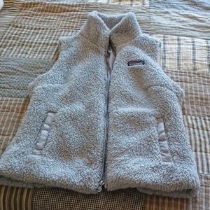 Small woman's gray patagonia vest